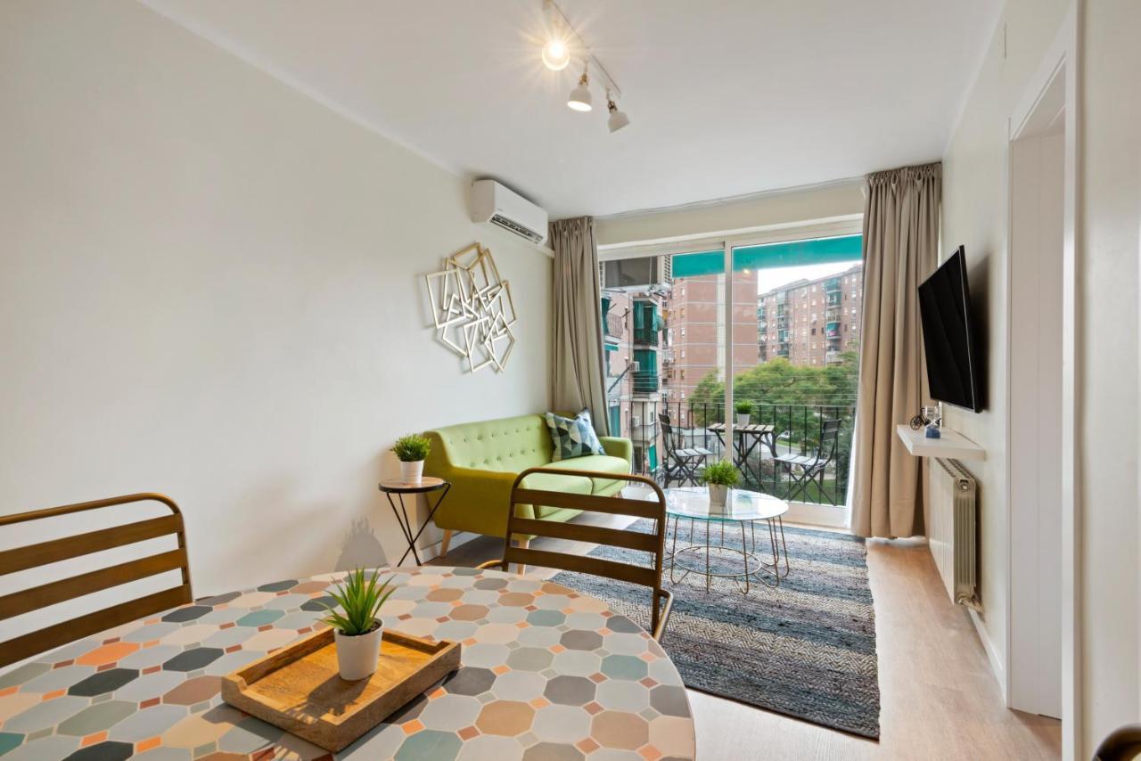 Tendency Apartments Forum 4 Sant Adria de Besos Bagian luar foto